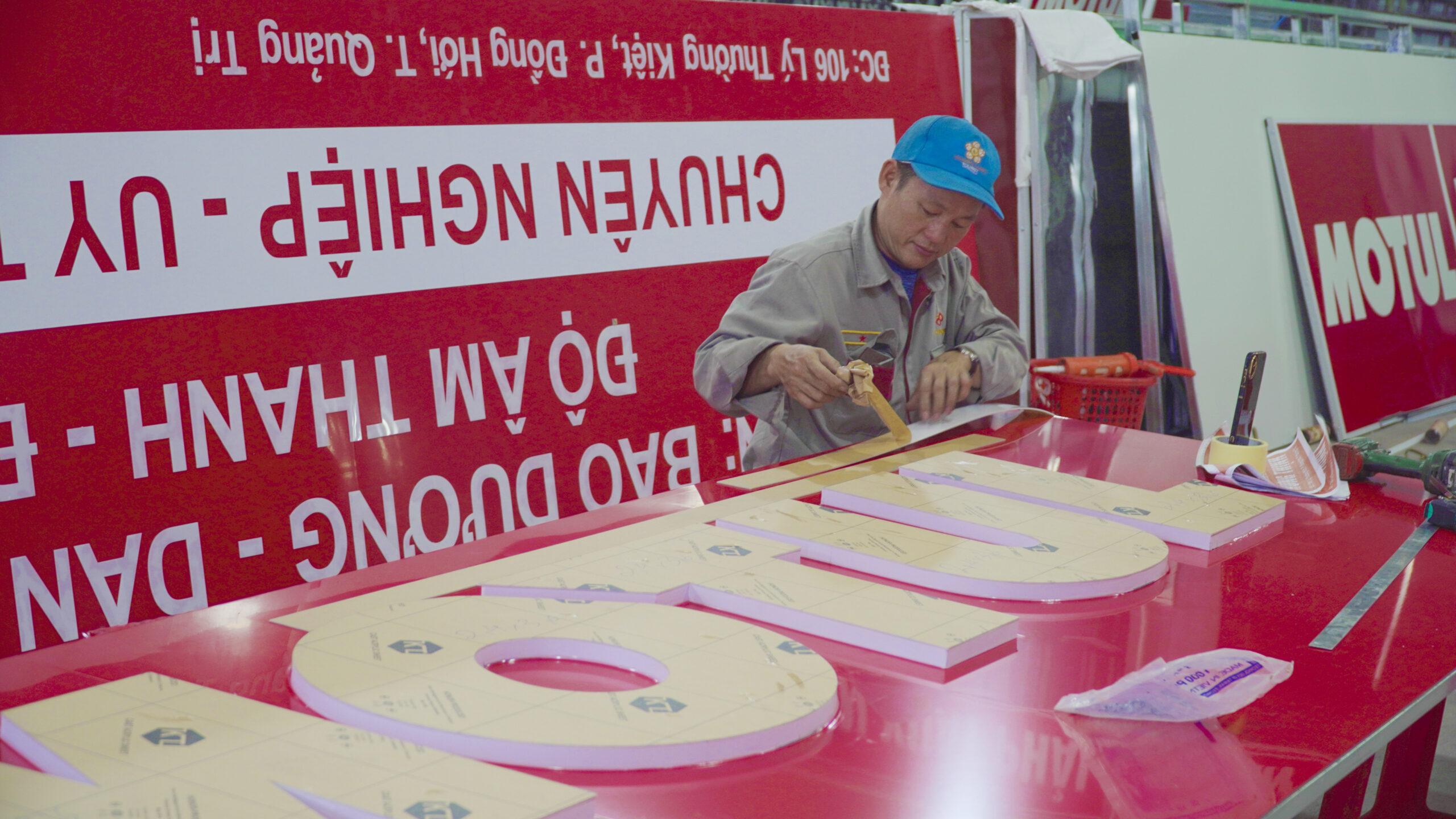 Thi công biển quảng cáo Nhớt Motul